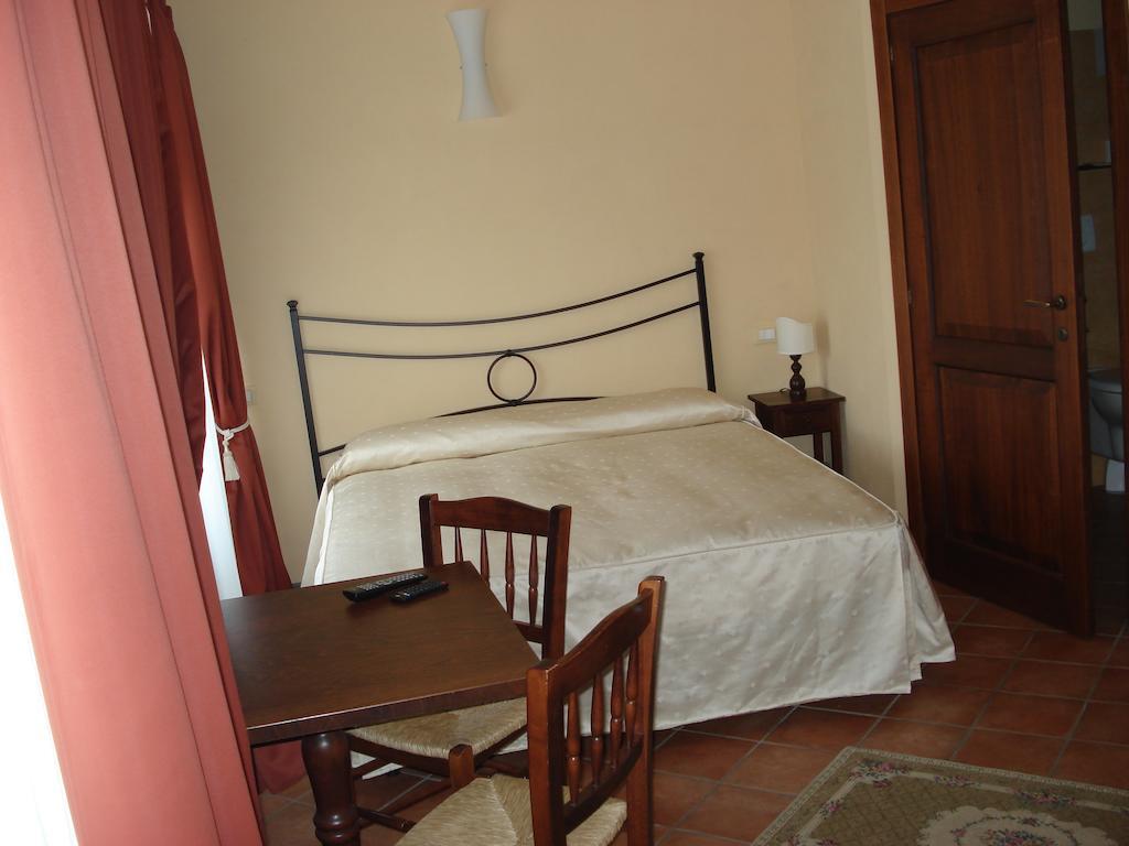 La Campana D'Oro Hotel Беверино Екстериор снимка